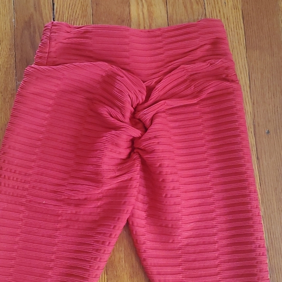 SMALL padded workout bra ONLY - Picture 6 of 8